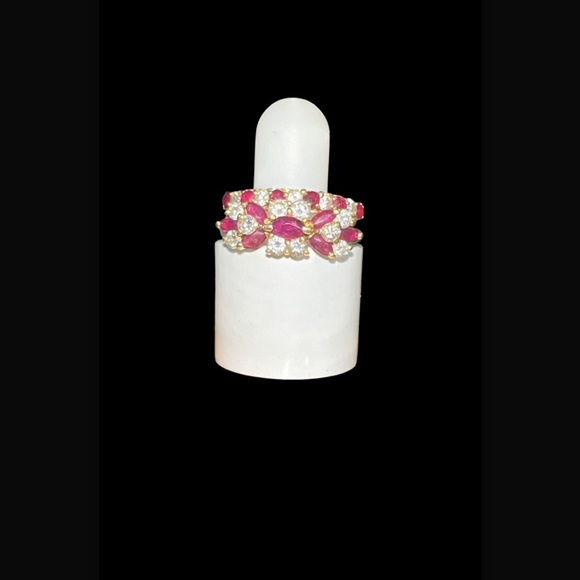 18k 1.91 carat Ruby & Diamond Ring. The photos don’t do it justice. - Picture 3 of 7